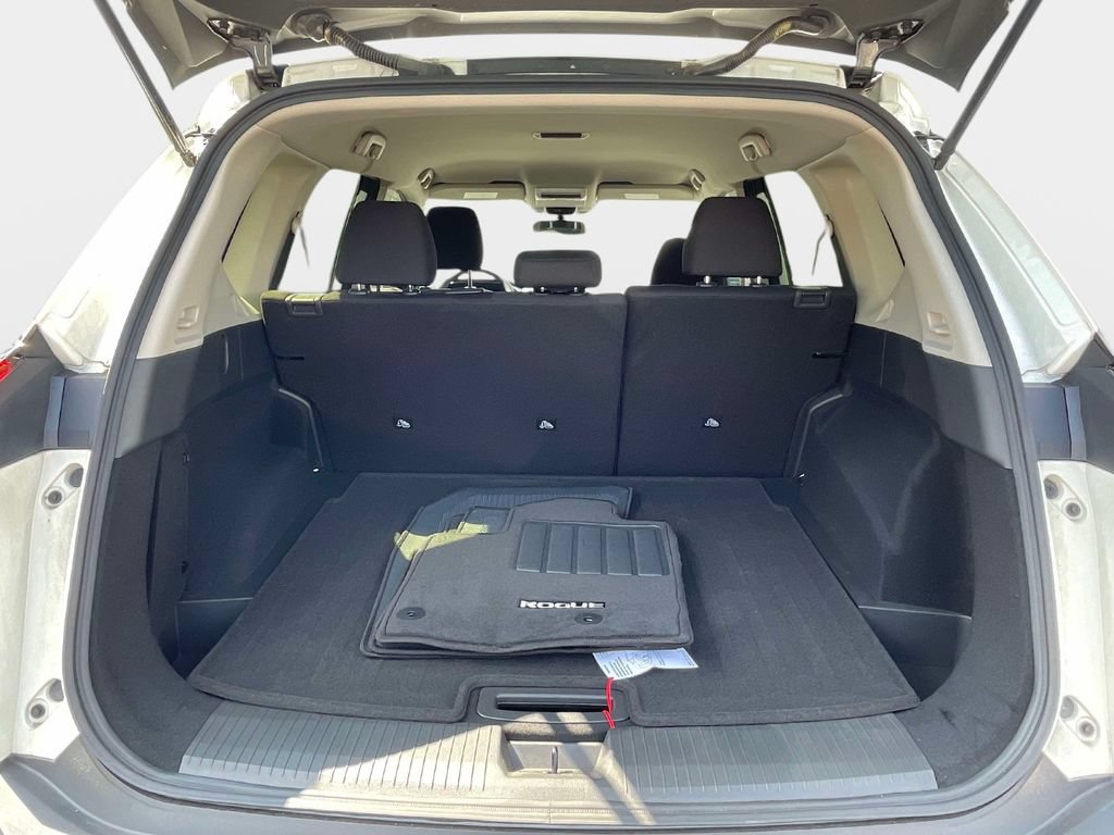 Used 2023 Nissan Rogue S AWD/4WD image 10