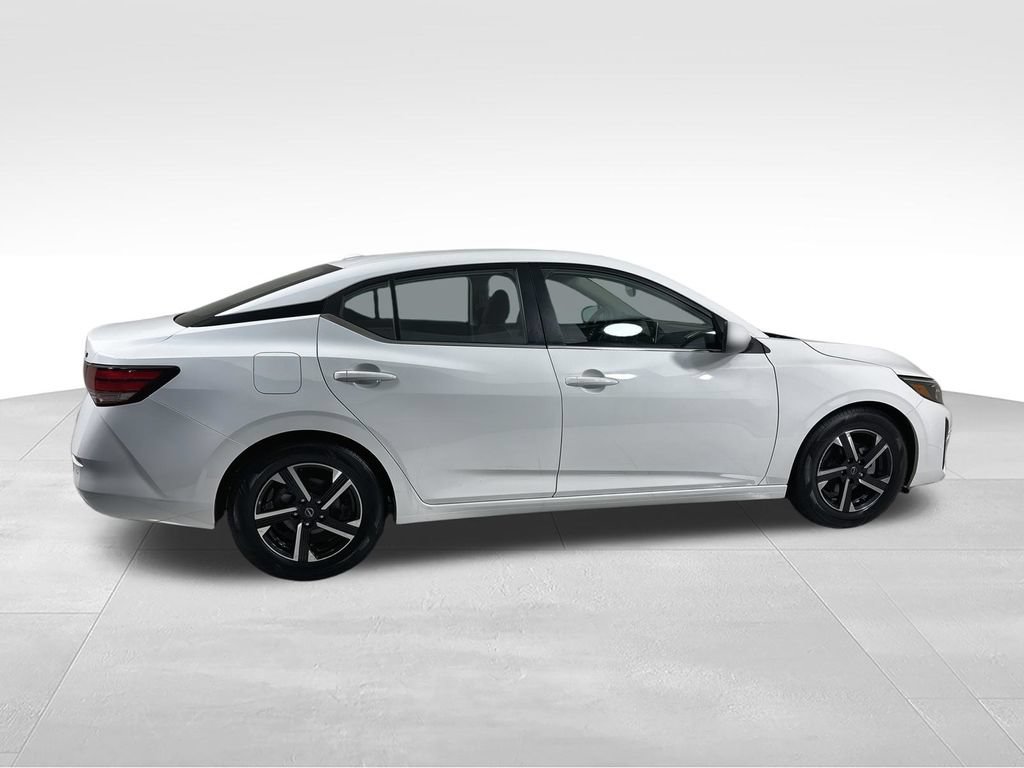 Used 2024 Nissan Sentra SV FWD image 9