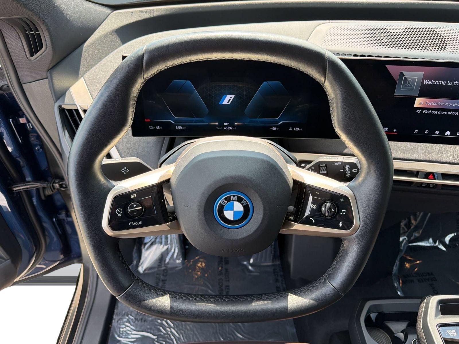 Used 2024 BMW iX xDrive50 w/ Sport Package AWD/4WD image 9