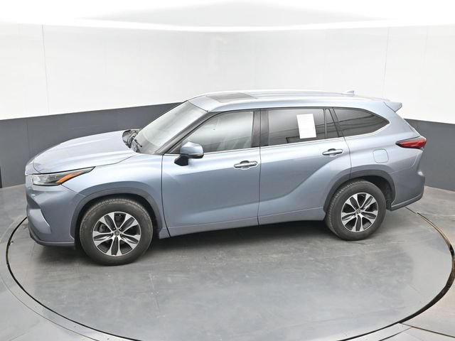 Used 2021 Toyota Highlander XLE FWD image 38