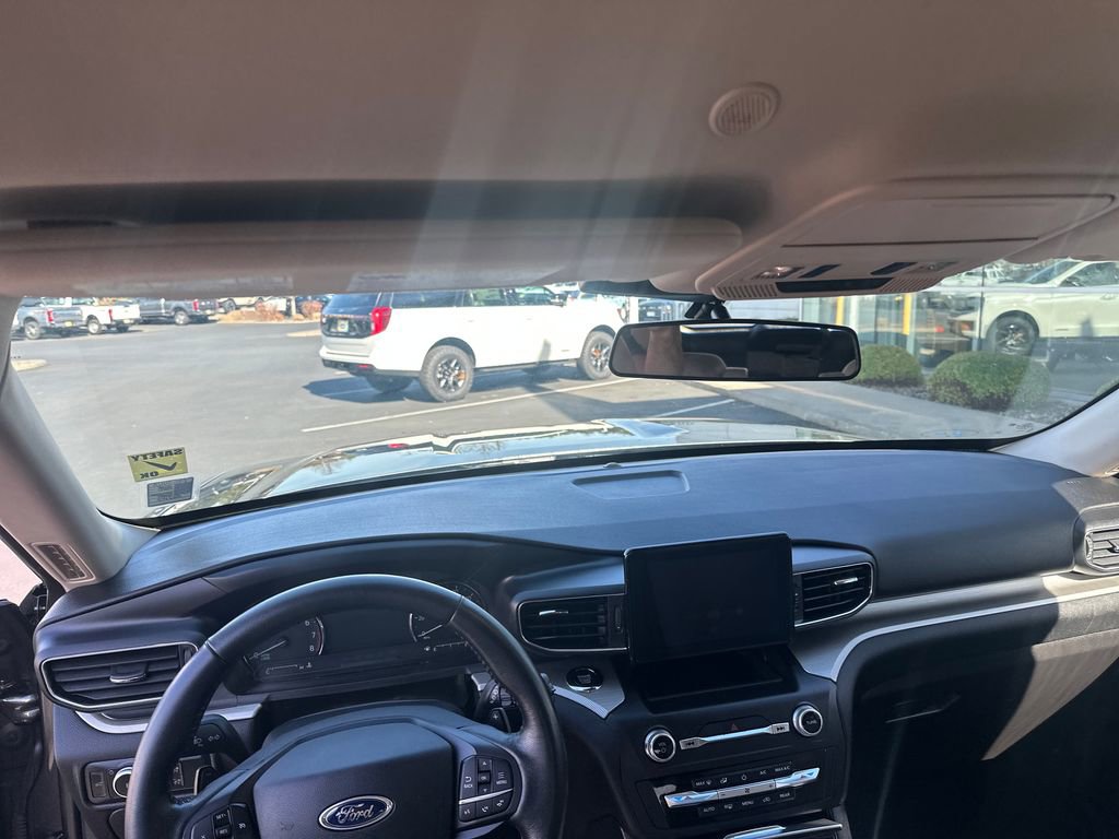Used 2020 Ford Explorer XLT w/ Equipment Group 202A image 12