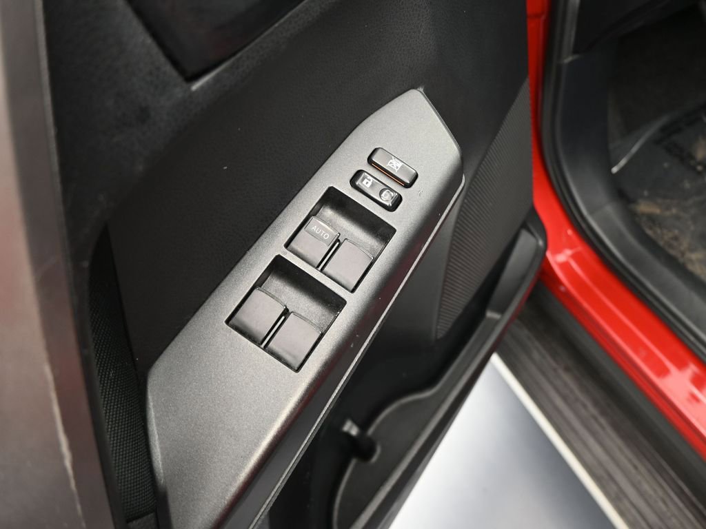 Used 2017 Toyota RAV4 LE image 13