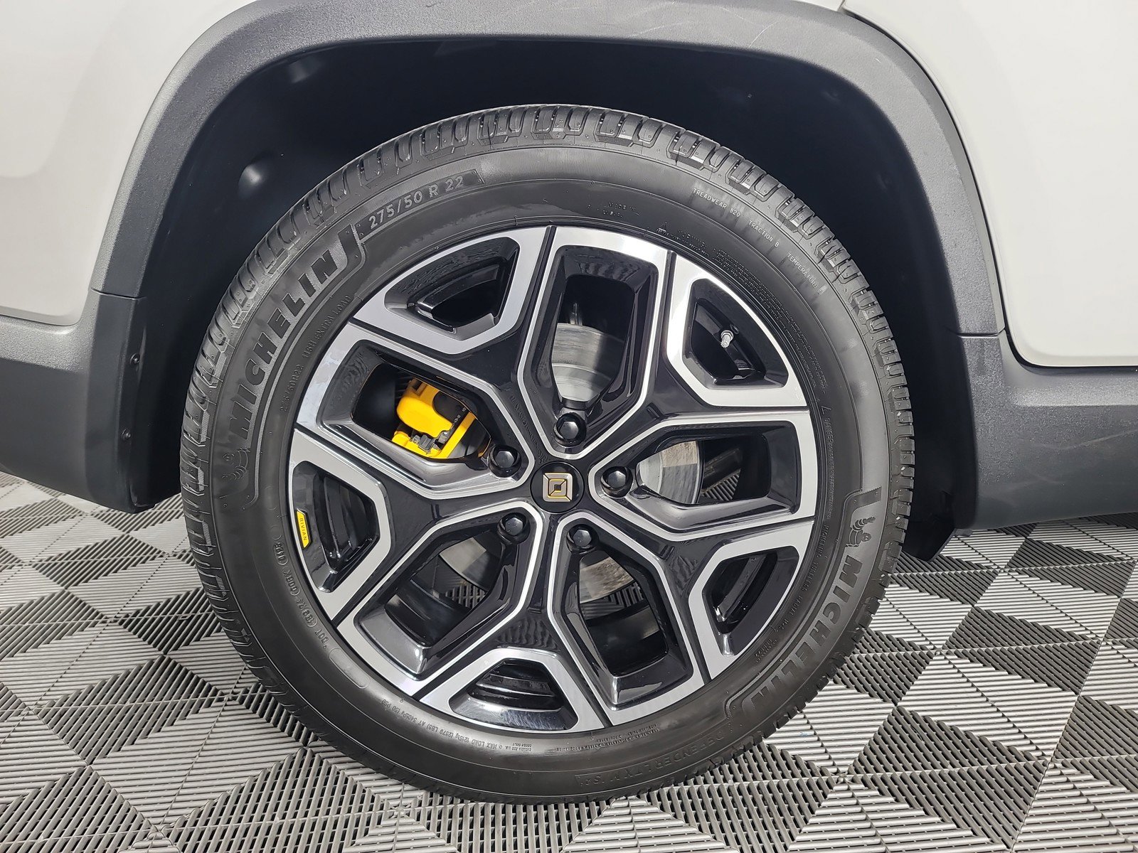 Used 2022 Rivian R1T Adventure image 12