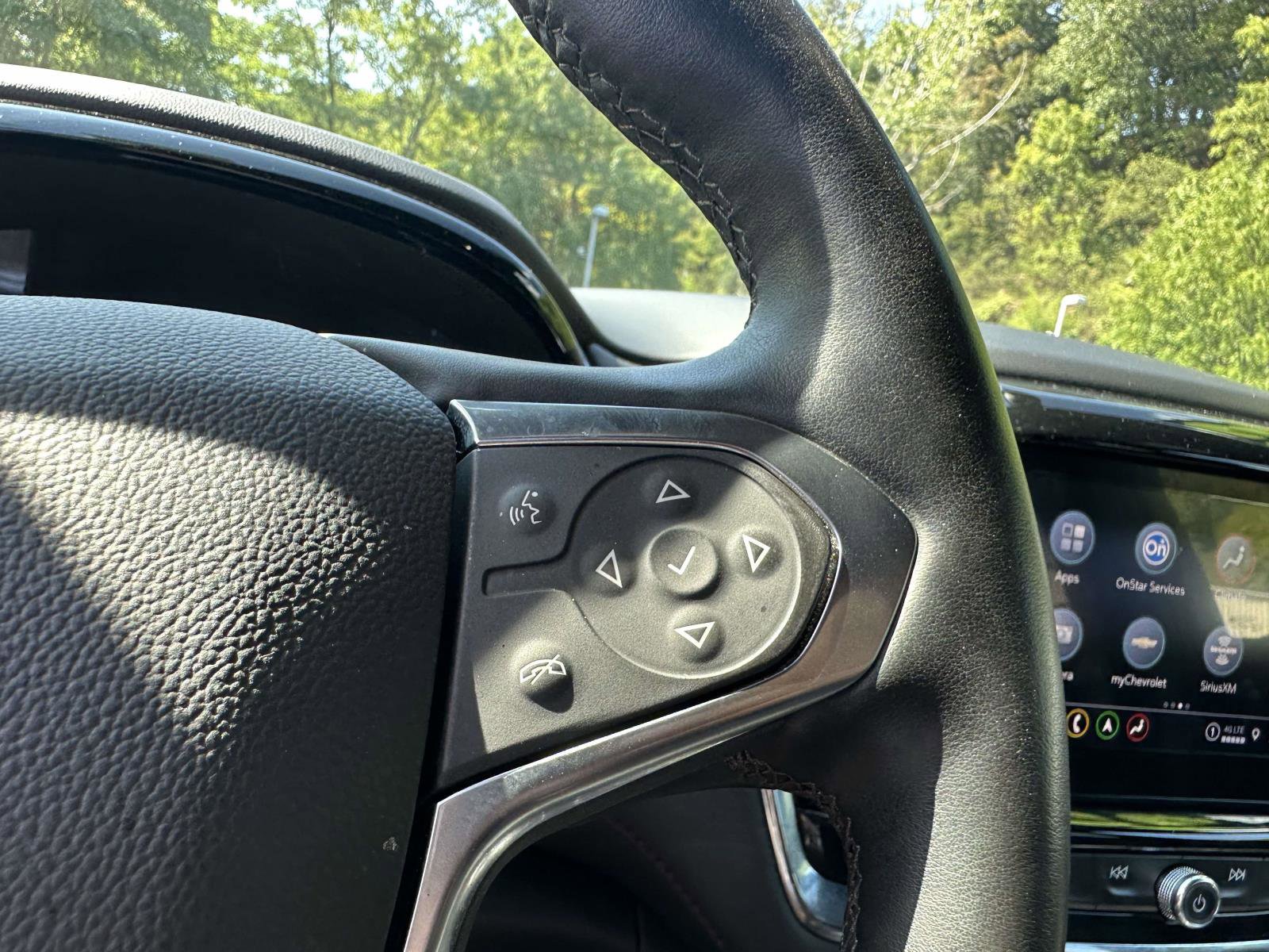 Used 2023 Chevrolet Traverse RS image 29