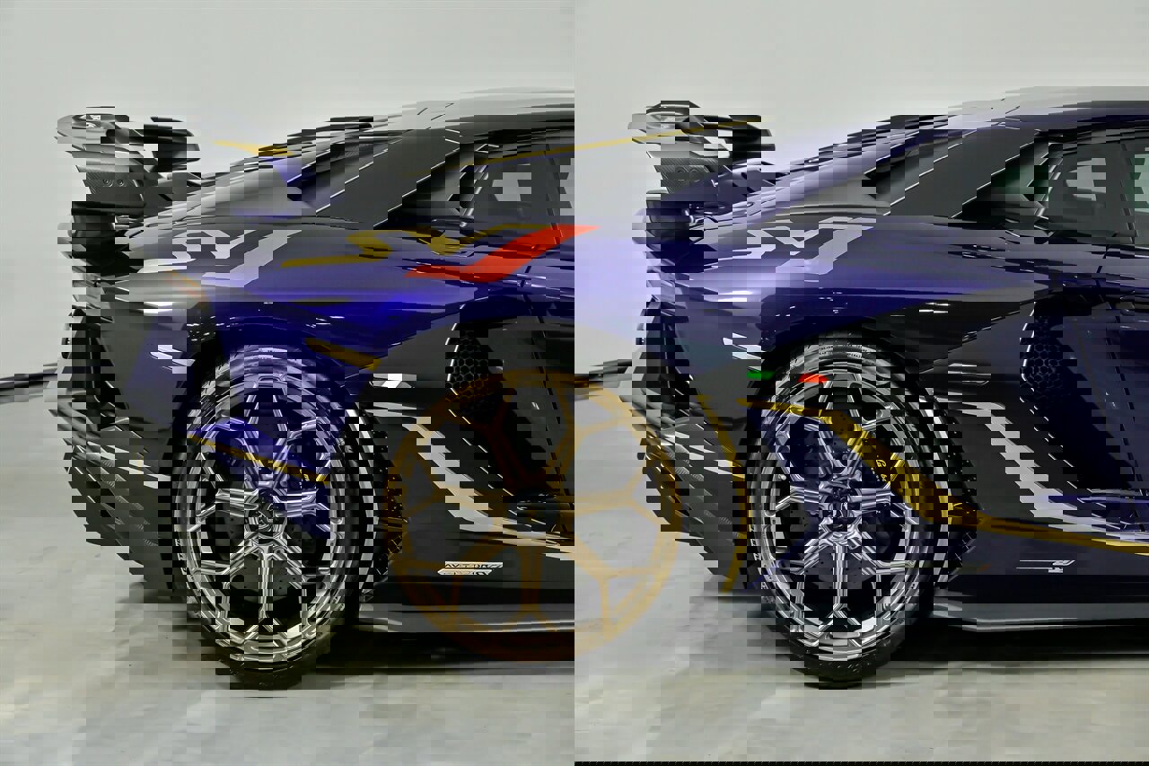 Used 2019 Lamborghini Aventador SVJ image 19