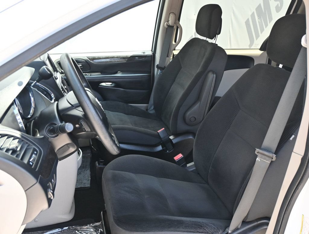 Used 2019 Dodge Grand Caravan SE w/ UConnect Hands-Free Group FWD image 15