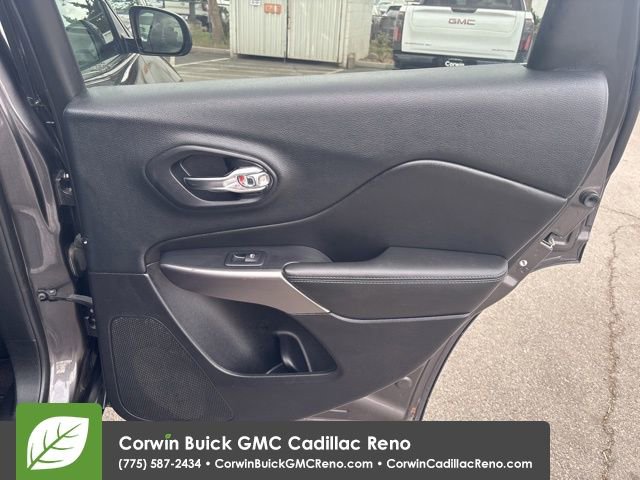 Used 2019 Jeep Cherokee Latitude Plus w/ Comfort/Convenience Group image 23