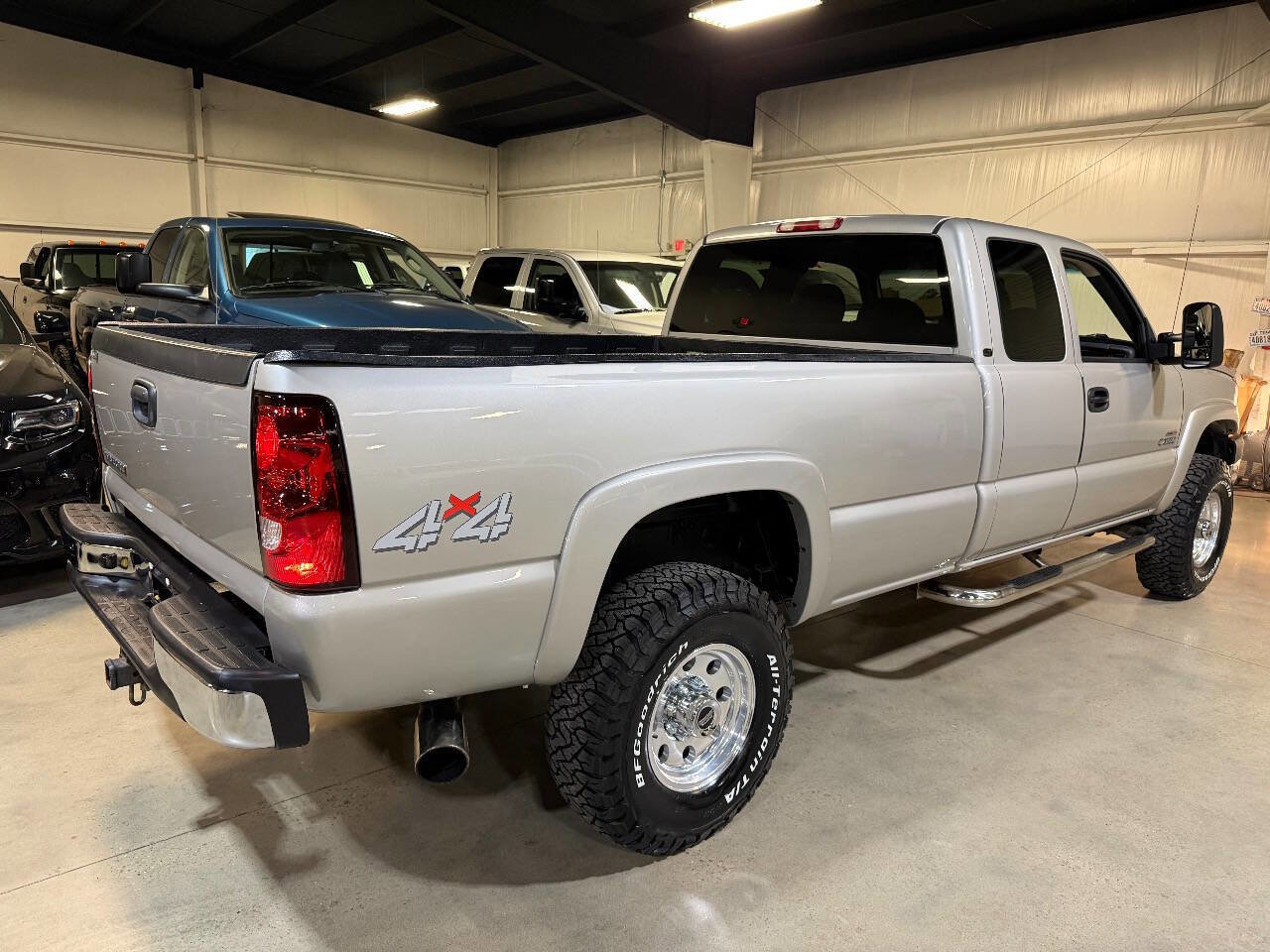 Used 2006 Chevrolet Silverado 3500 LT w/ Heavy-Duty Power Package AWD/4WD image 38
