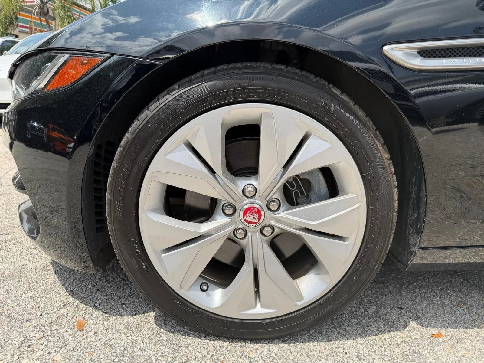 Used 2020 Jaguar XE S RWD image 21