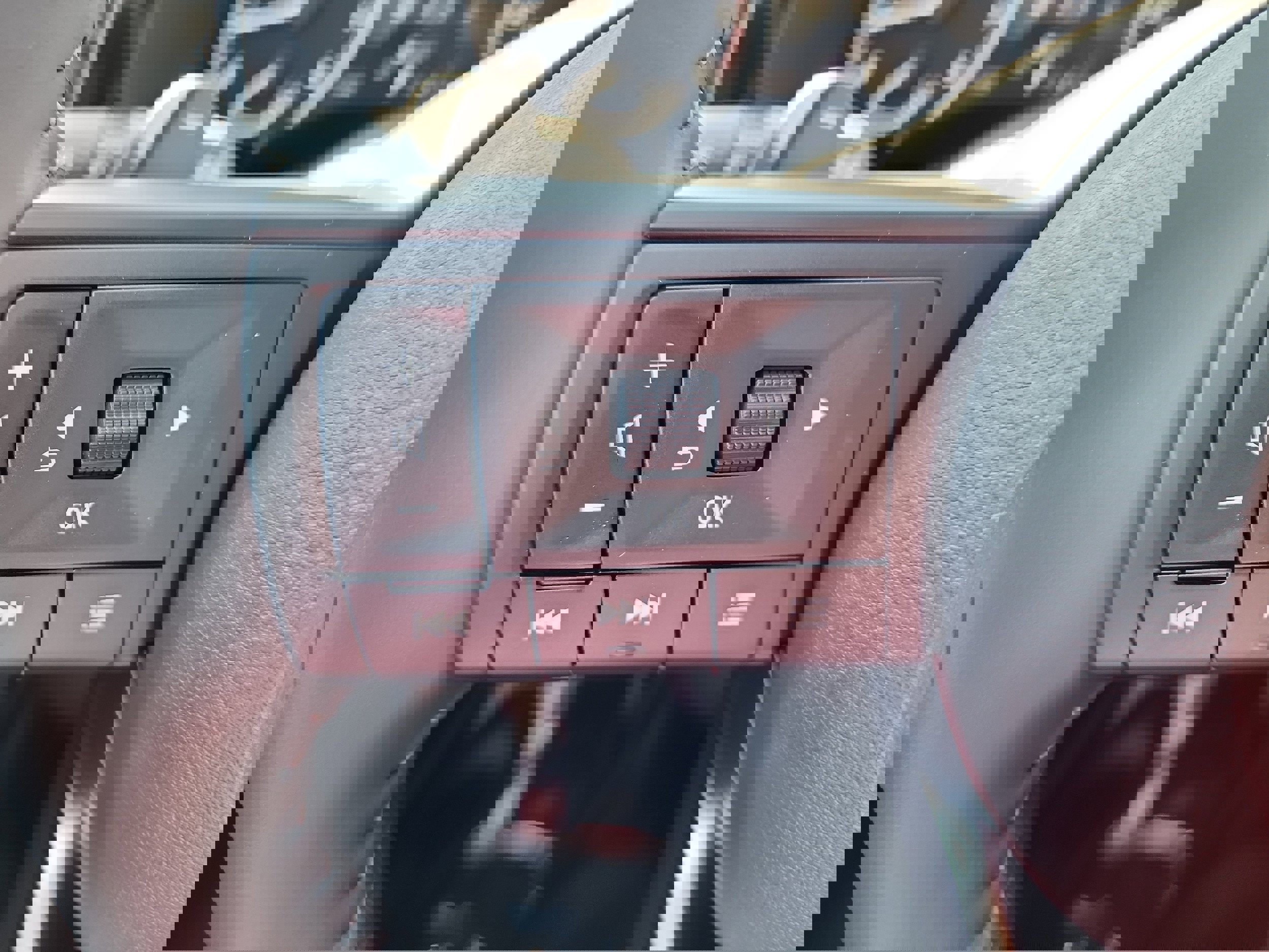 New 2025 Nissan Pathfinder SV w/ Black Appearance Package image 19