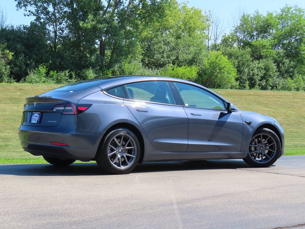 Used 2022 Tesla Model 3 Long Range AWD/4WD image 3