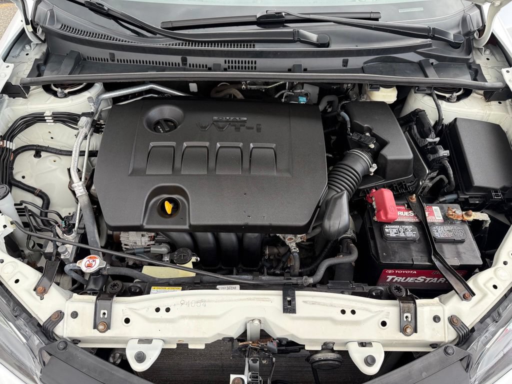 Used 2017 Toyota Corolla LE w/ Carpet Mat Package (TMS) FWD image 10