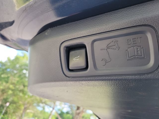 Used 2024 Ford Expedition Limited RWD image 11