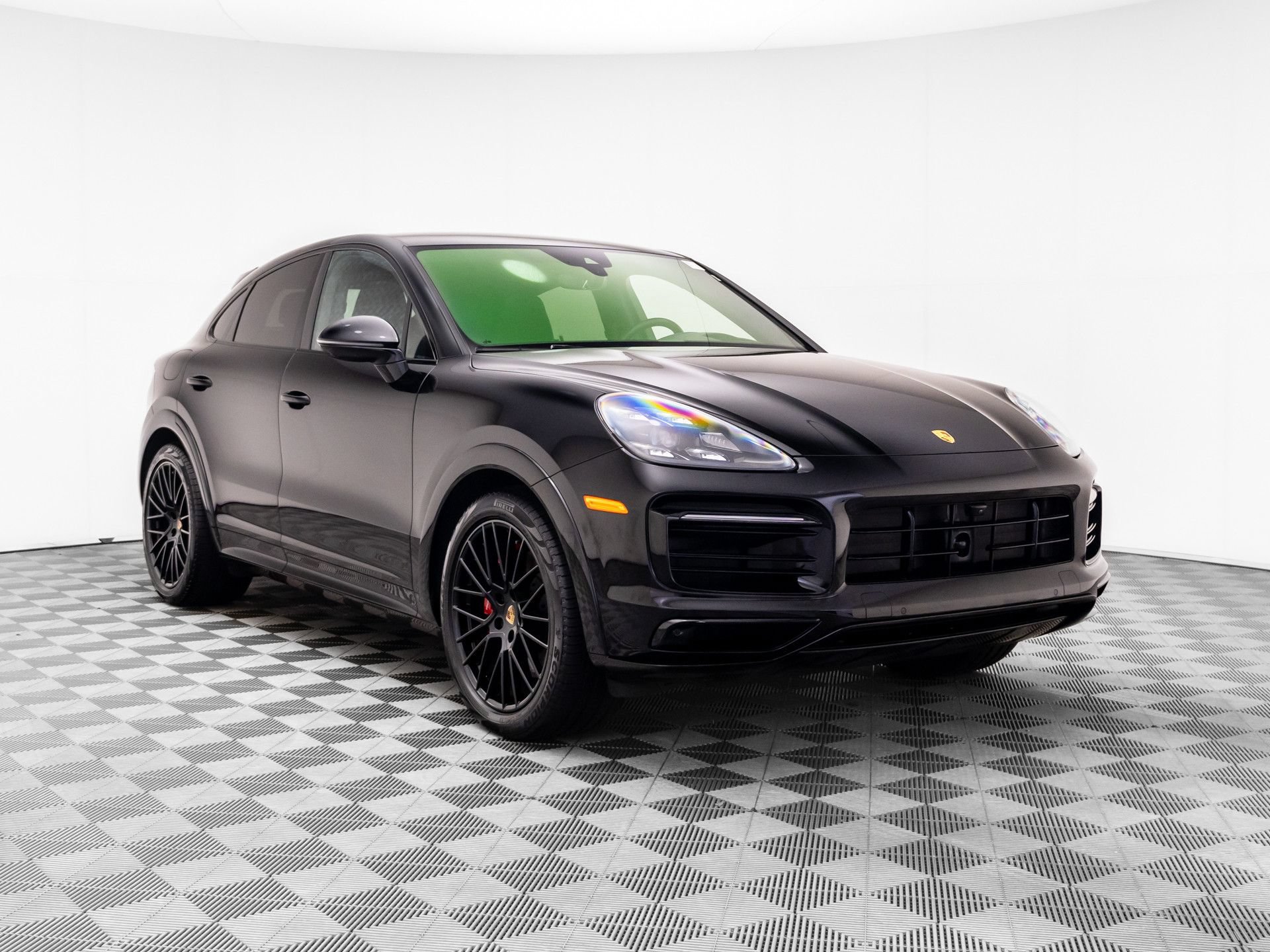 Certified 2023 Porsche Cayenne GTS AWD/4WD image 6