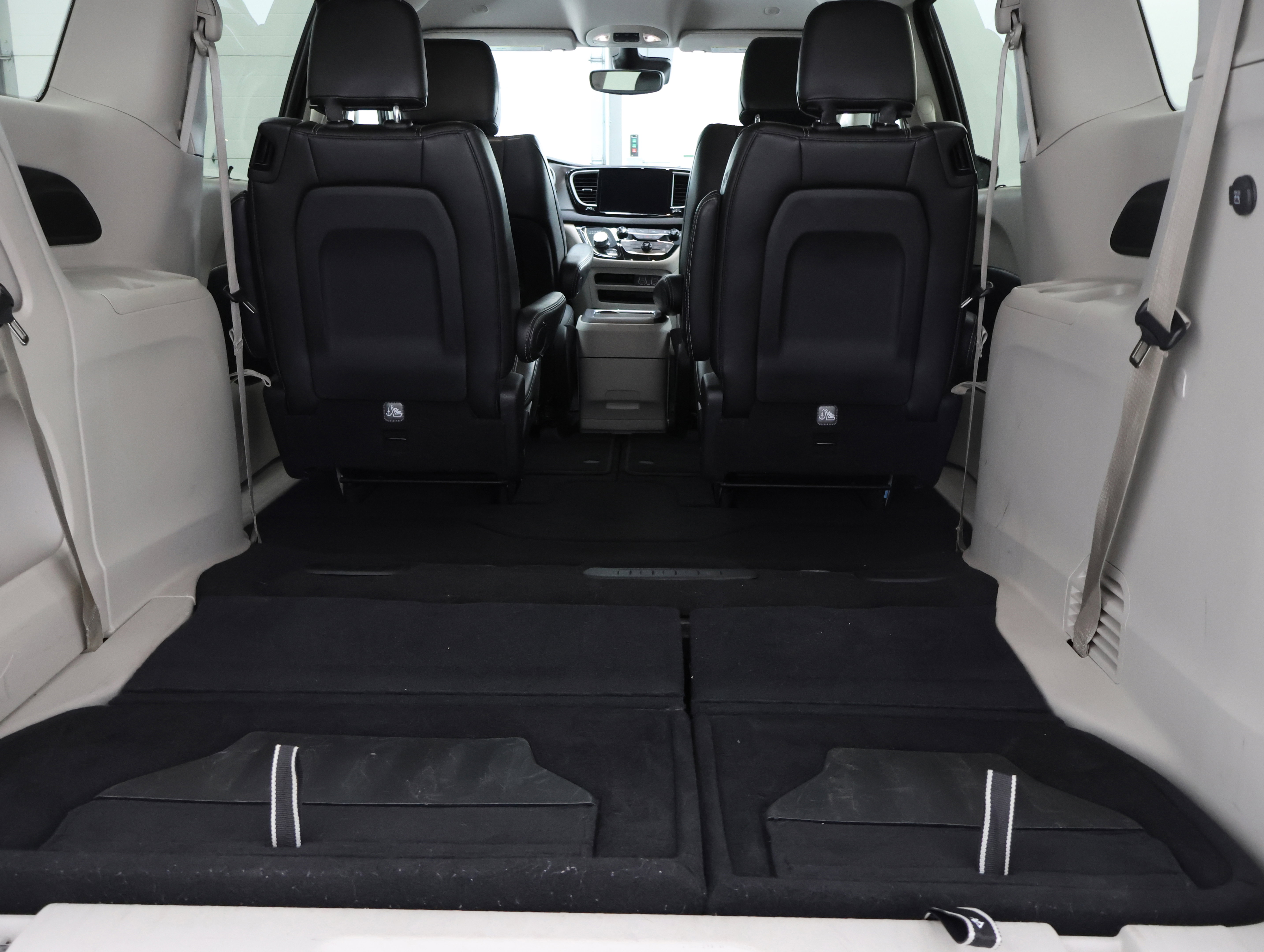 Used 2024 Chrysler Pacifica Touring-L image 29