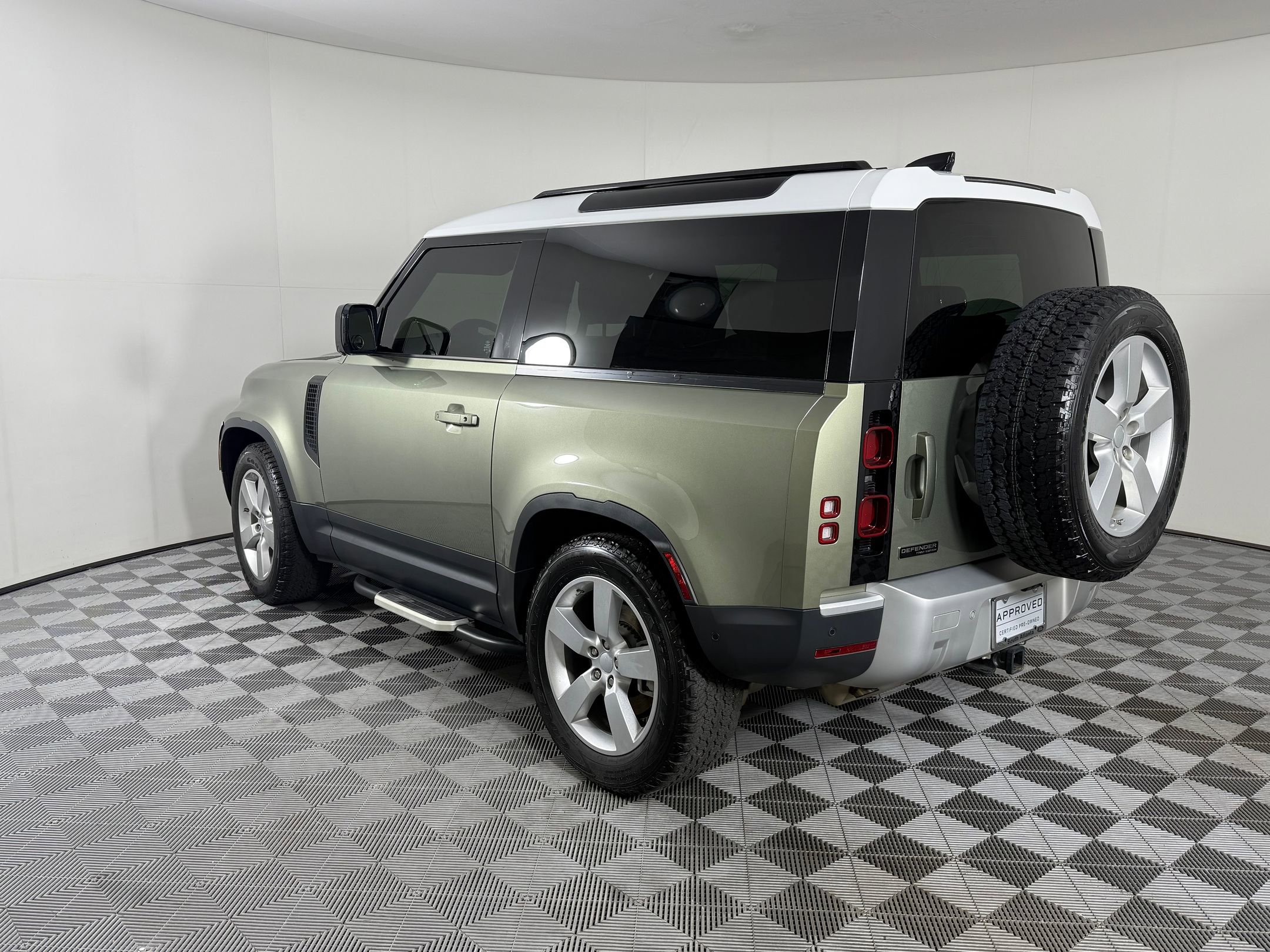 Certified 2021 Land Rover Defender 90 First Edition image 3