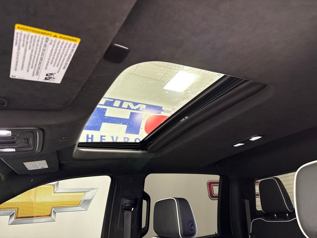 Used 2025 GMC Sierra 2500 AT4X image 19