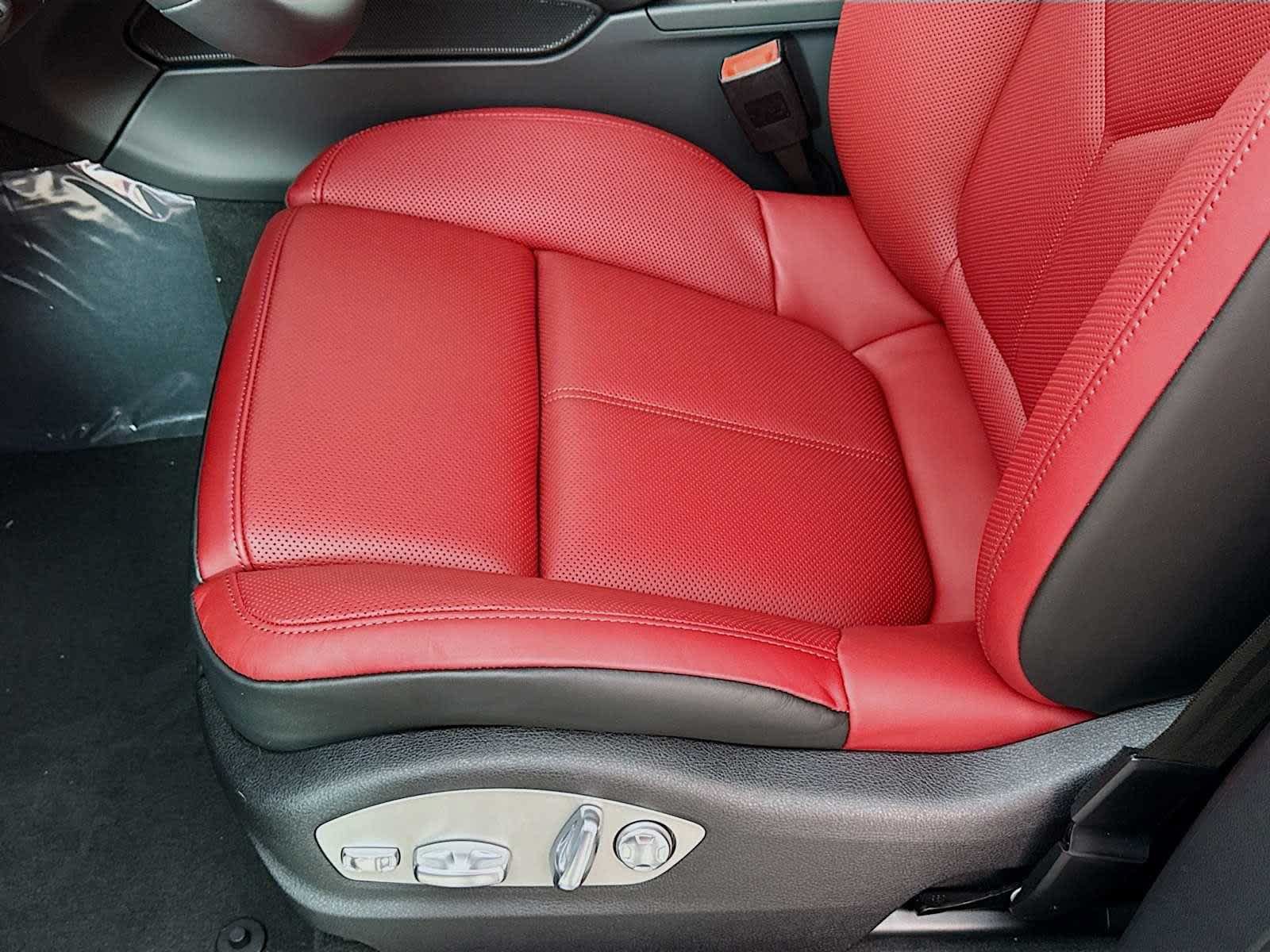 New 2025 Porsche Macan S AWD/4WD image 43