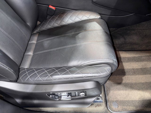 Used 2017 Bentley Bentayga image 67