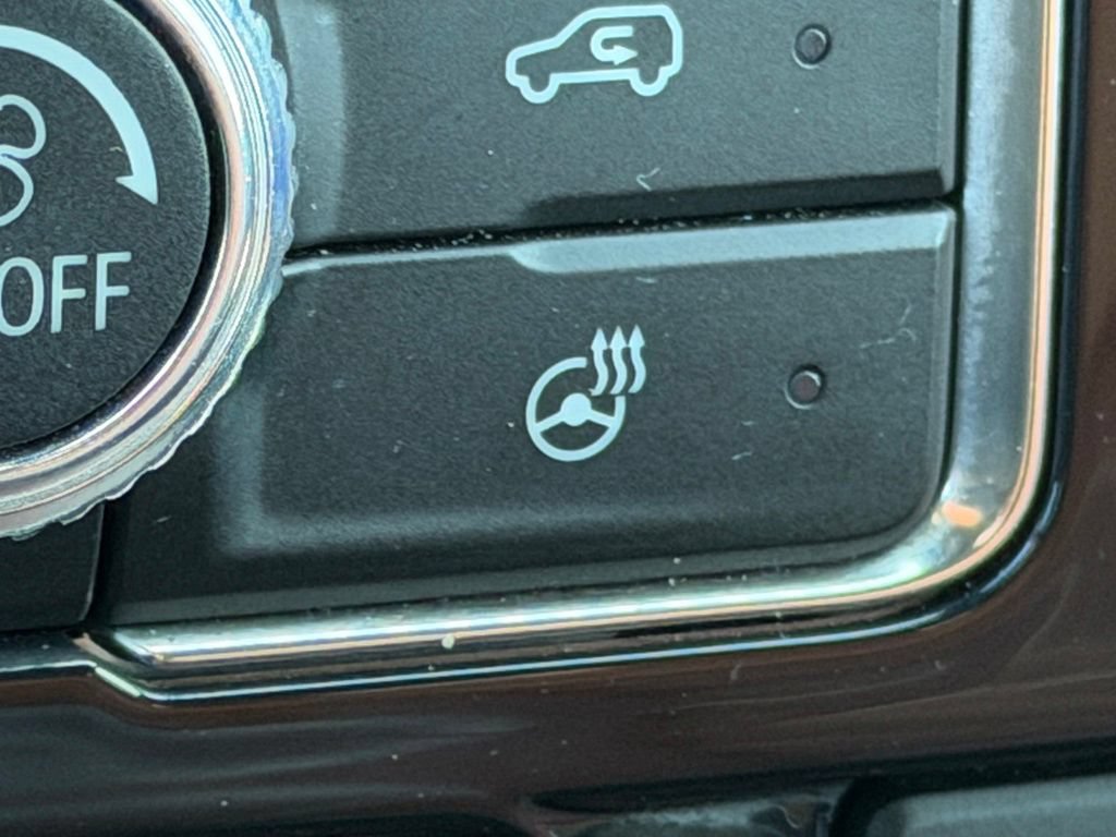 Used 2024 GMC Yukon Denali Ultimate AWD/4WD image 25
