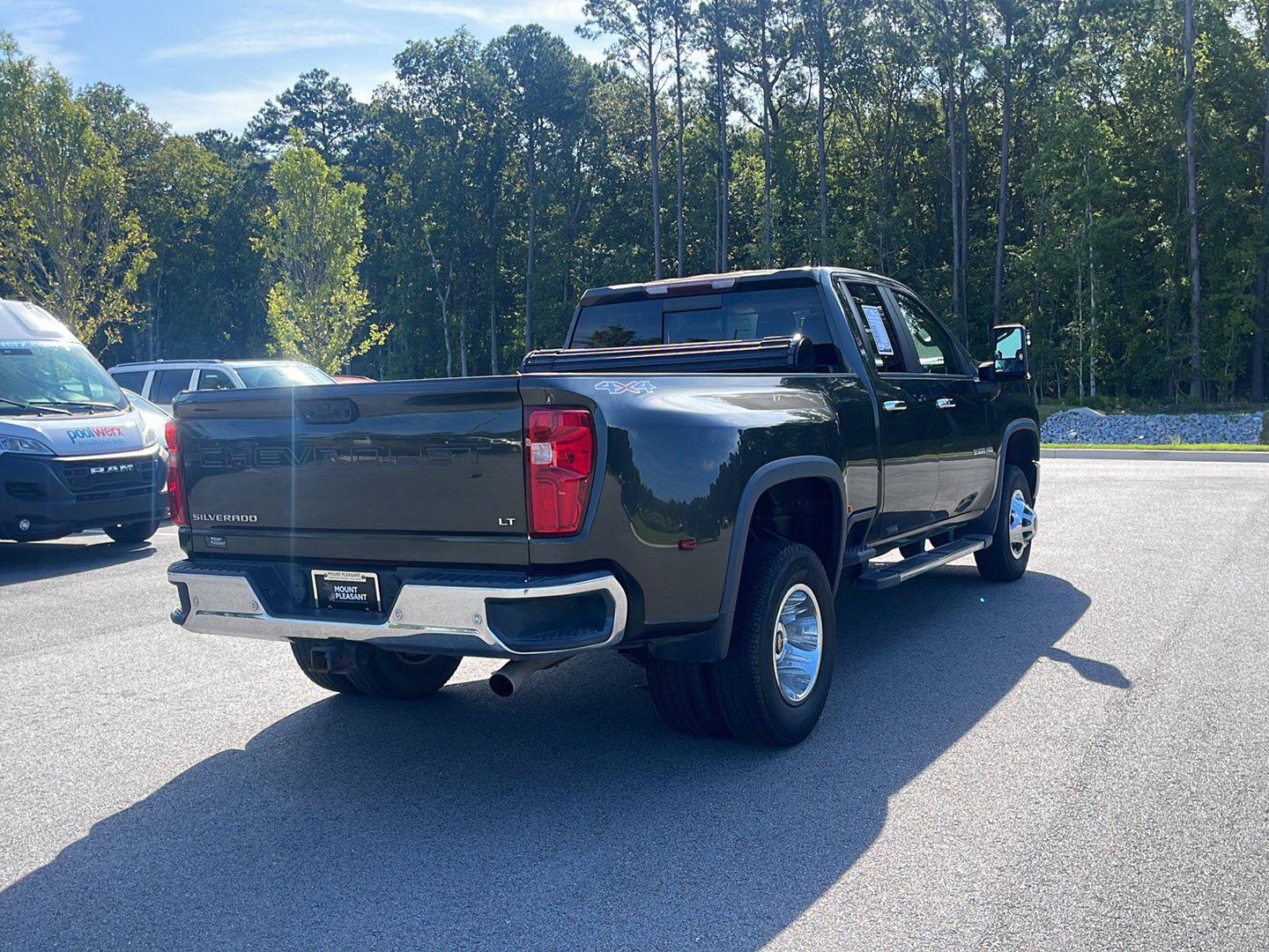 Used 2022 Chevrolet Silverado 3500 LT w/ All Star Edition AWD/4WD image 9