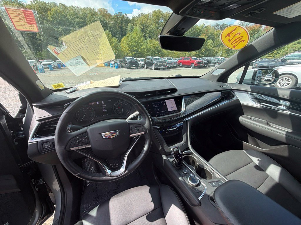 Used 2024 Cadillac XT6 Premium Luxury w/ Technology Package AWD/4WD image 13
