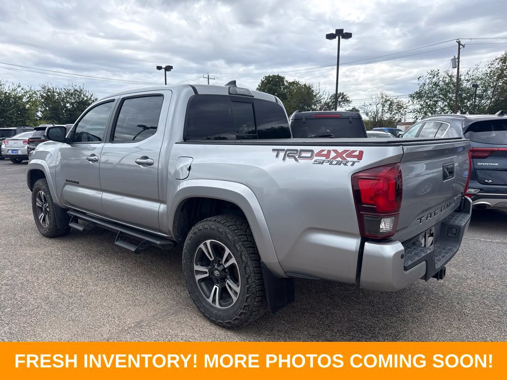 Used 2018 Toyota Tacoma TRD Sport w/ Technology Package AWD/4WD image 4