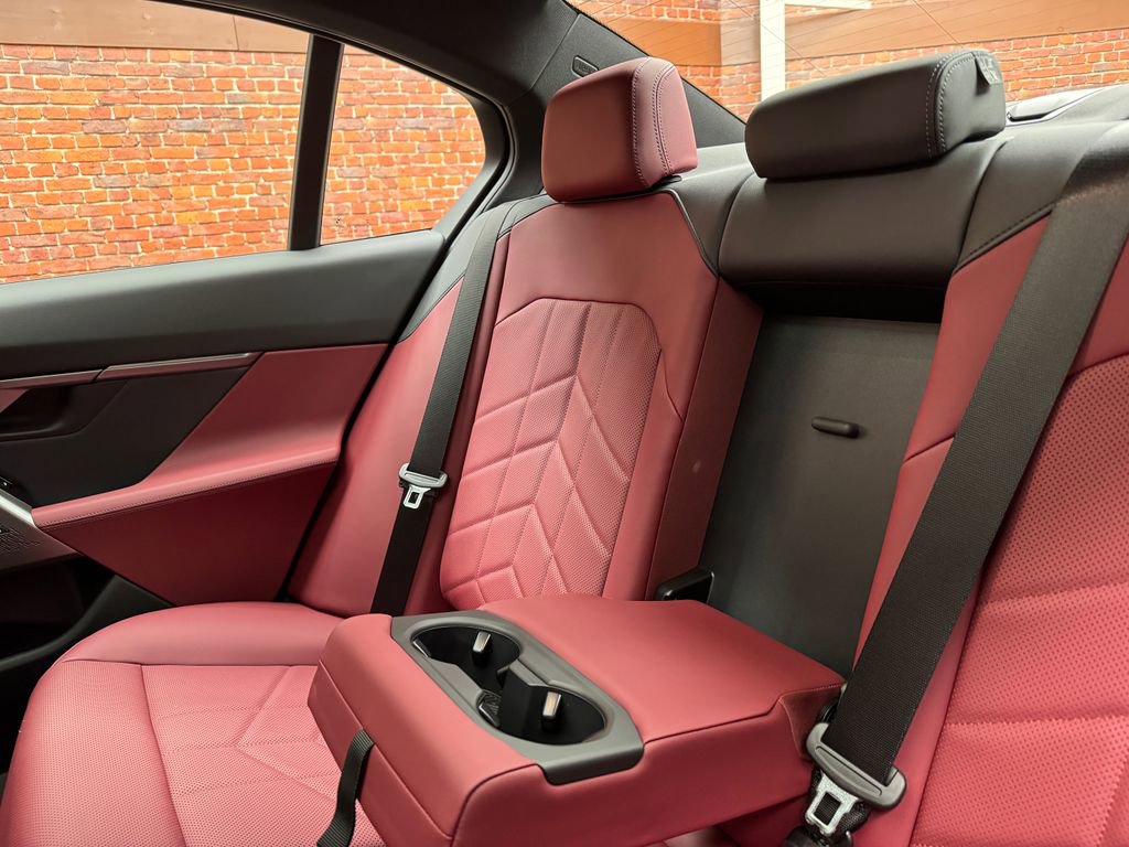 New 2026 BMW i5 eDrive40 w/ M Sport Package image 14