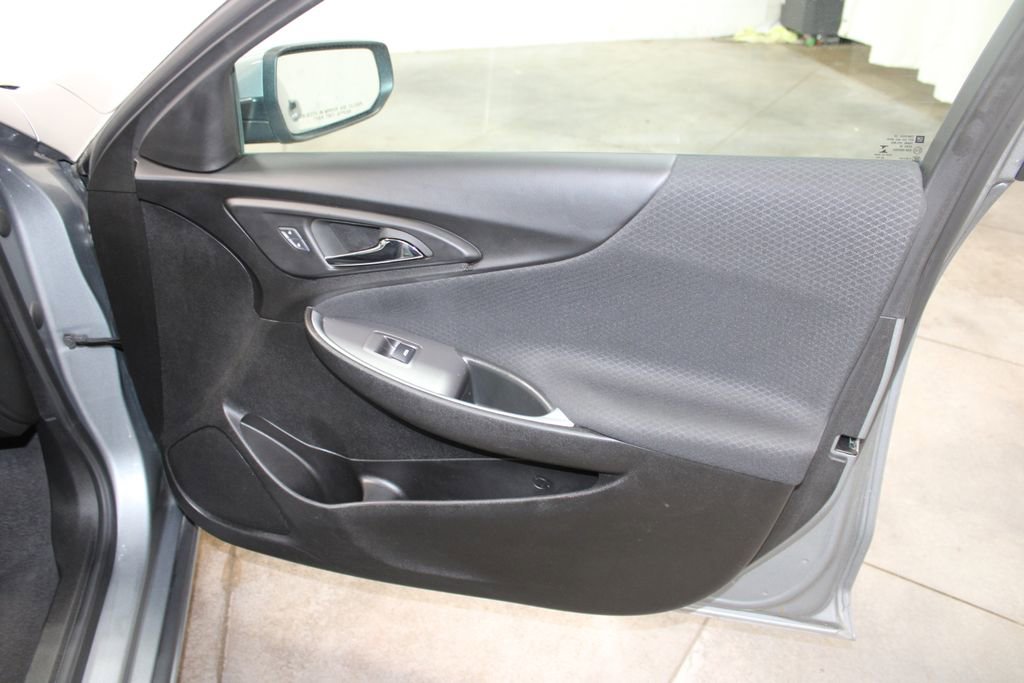 Used 2024 Chevrolet Malibu LT image 23