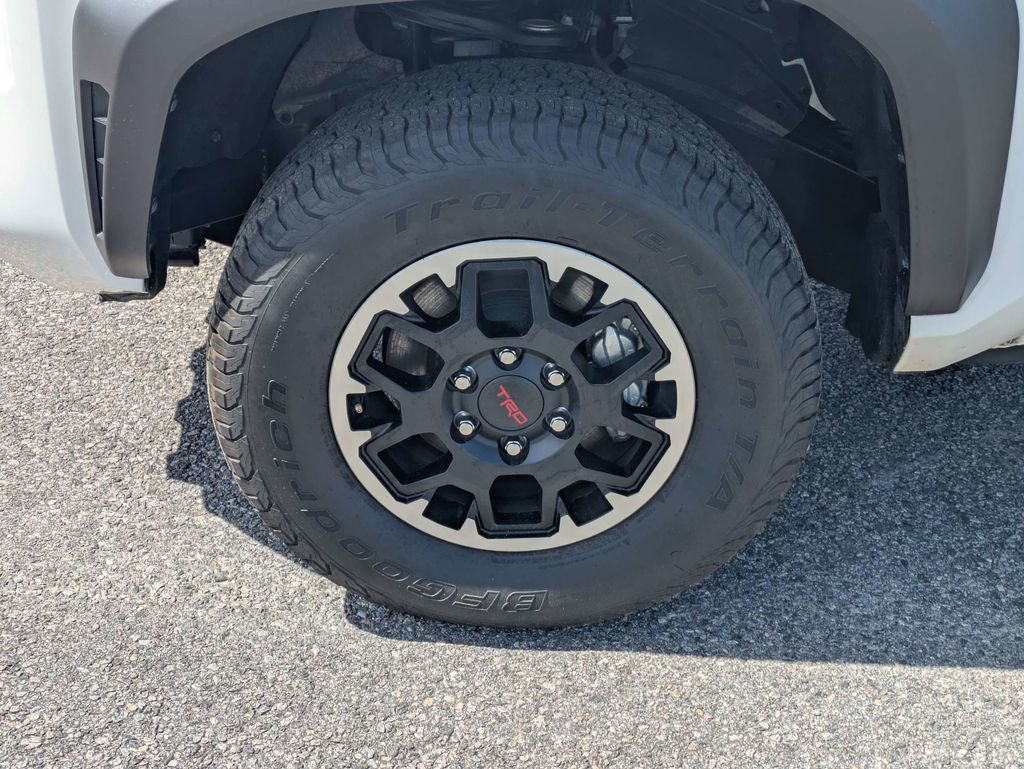 Used 2025 Toyota Tacoma TRD Off-Road image 11