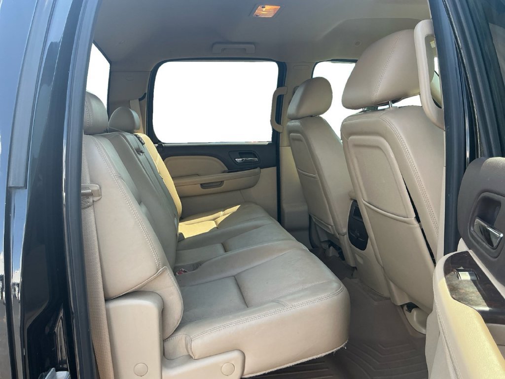 Used 2012 GMC Sierra 3500 Denali w/ Suspension Package, Off-Road AWD/4WD image 23