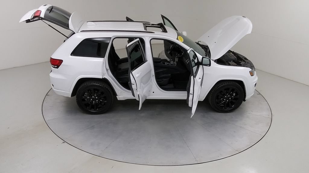 Used 2019 Jeep Grand Cherokee Altitude AWD/4WD image 46