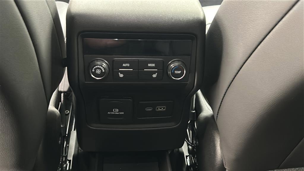 Used 2023 GMC Acadia SLT w/ Elevation Edition AWD/4WD image 11