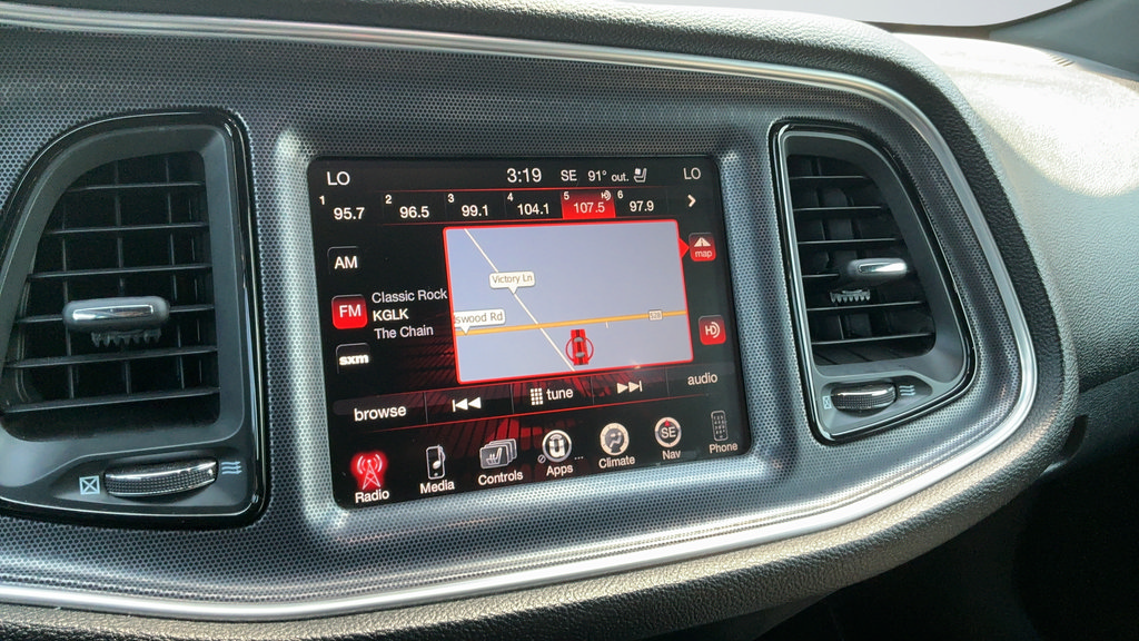 Used 2015 Dodge Challenger SRT w/ Technology Group RWD image 7
