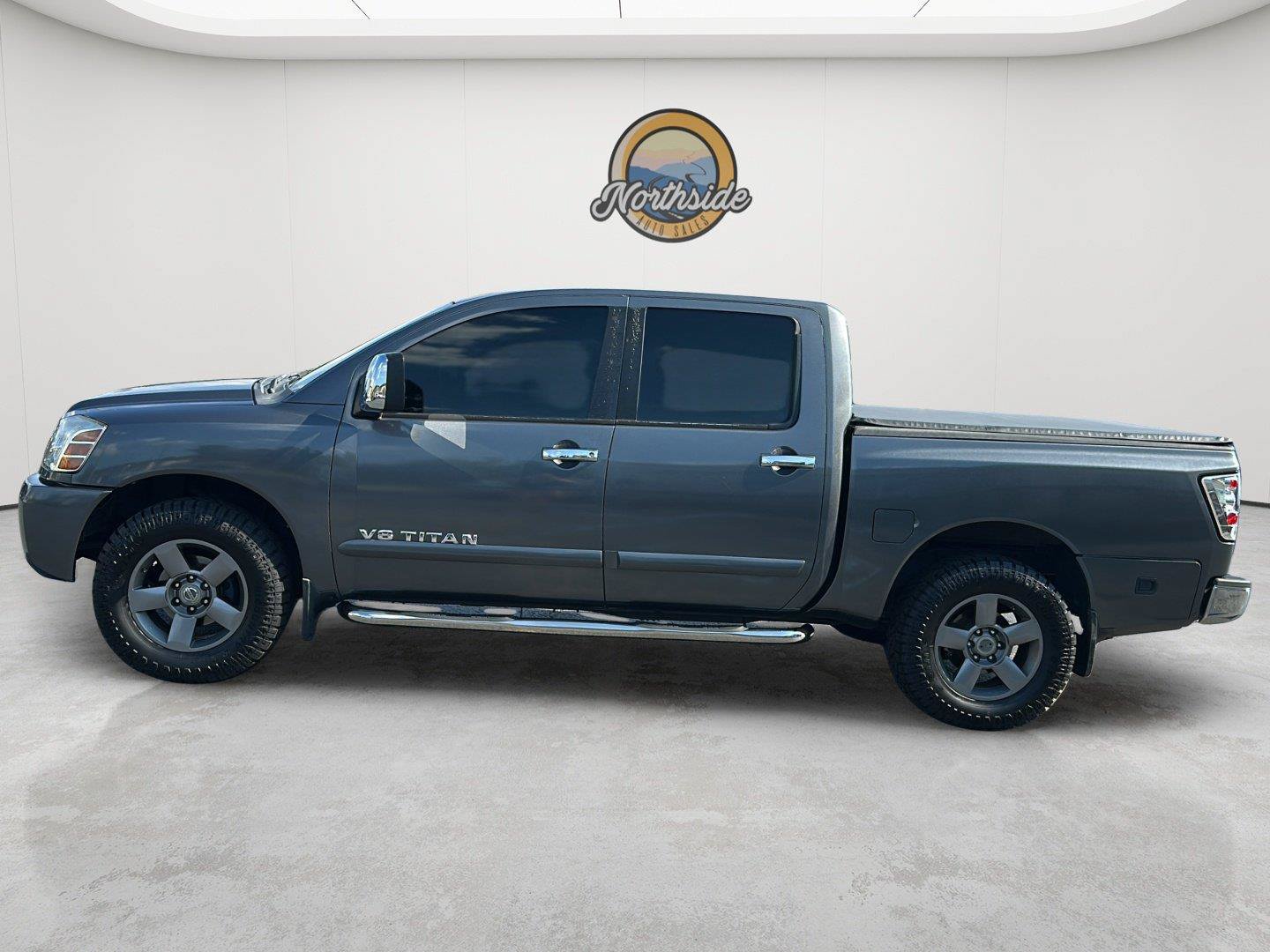 Used 2005 Nissan Titan SE w/ (W01) Utility Bed Pkg AWD/4WD image 21