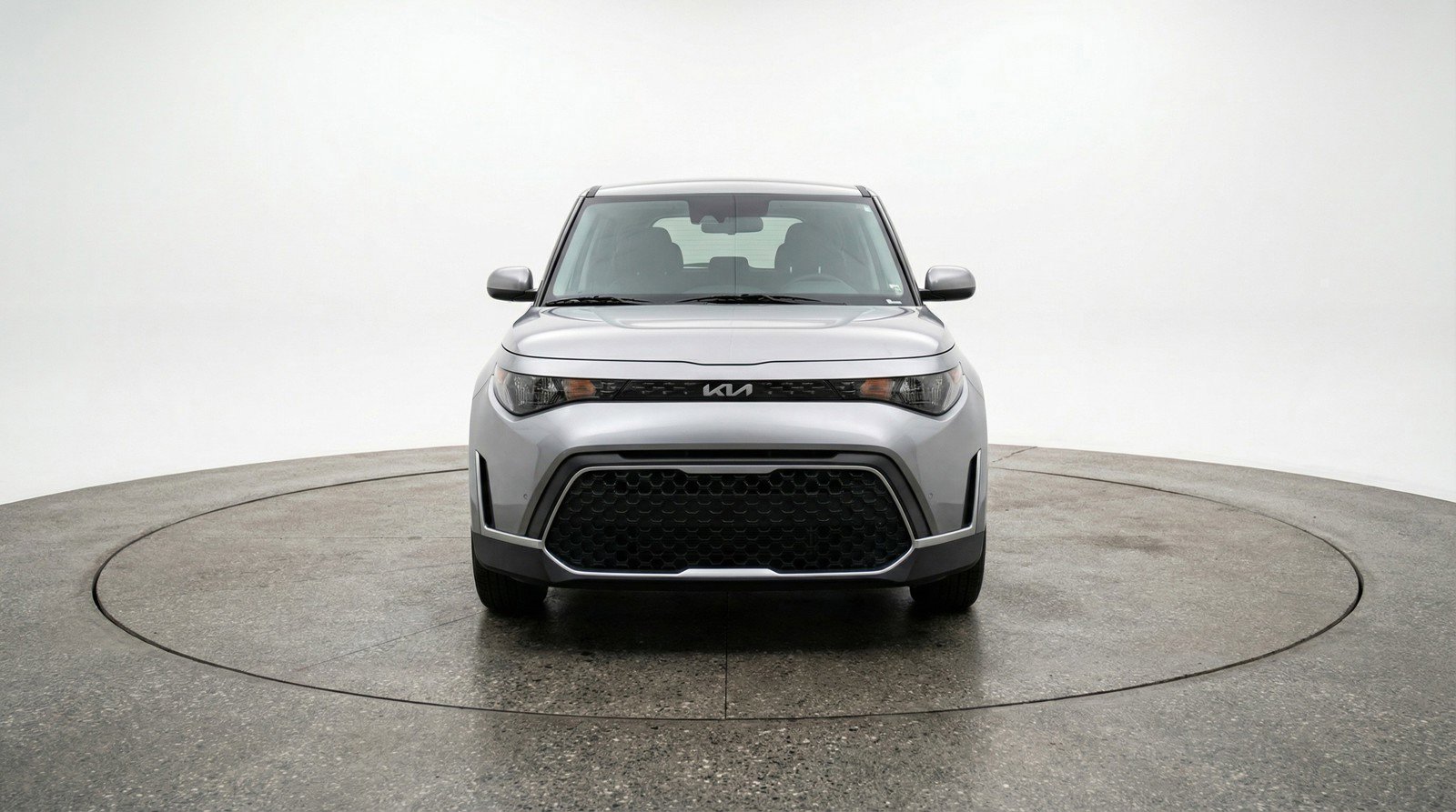 Used 2025 Kia Soul LX w/ LX Technology Package FWD image 2