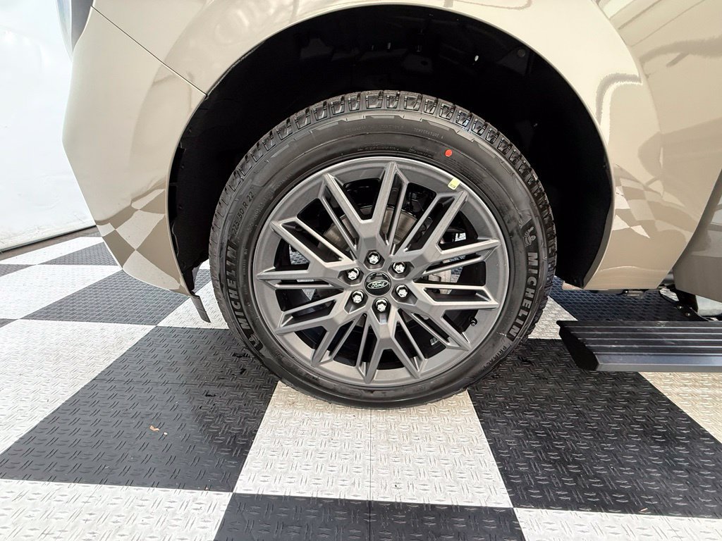 New 2027 Ford Expedition Platinum w/ Stealth Appearance Package AWD/4WD image 14