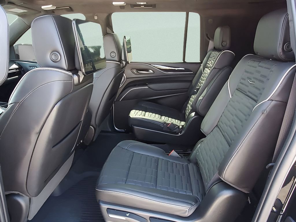 Used 2024 Cadillac Escalade ESV V image 23