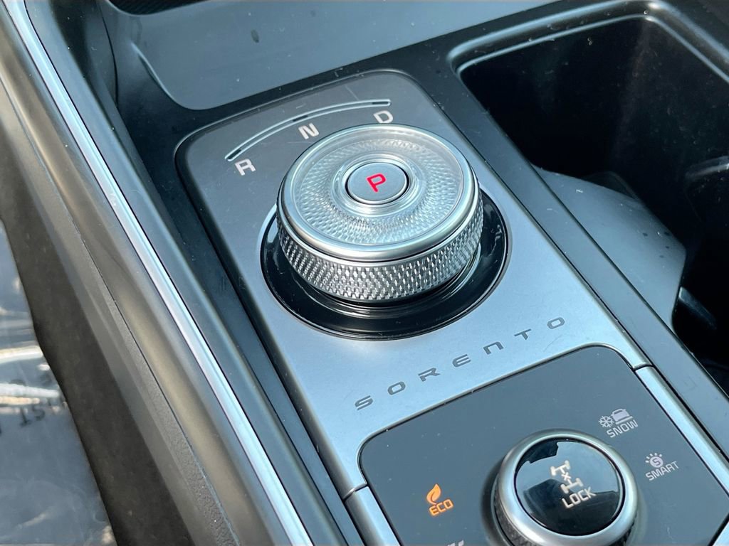 Certified 2025 Kia Sorento EX w/ EX Panoramic Sunroof Package image 22