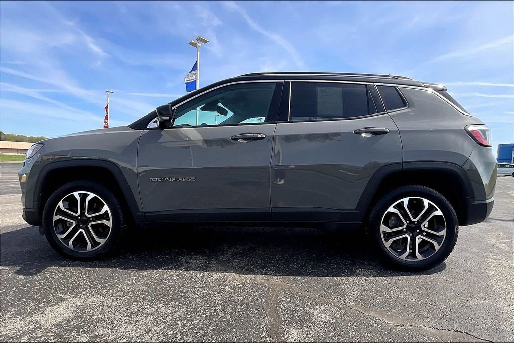 Used 2022 Jeep Compass Limited image 3