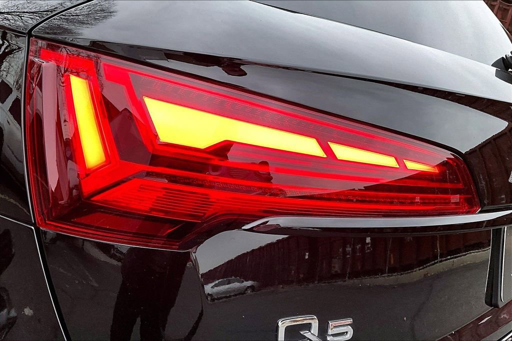 Used 2025 Audi Q5 2.0T Premium w/ Convenience Plus Package image 23