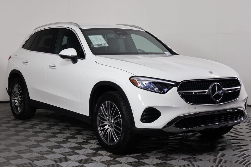 Certified 2026 Mercedes-Benz GLC 300 image 3