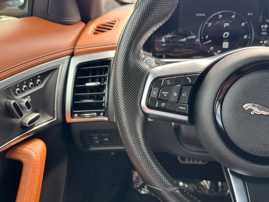 Used 2023 Jaguar F-TYPE R AWD/4WD image 9
