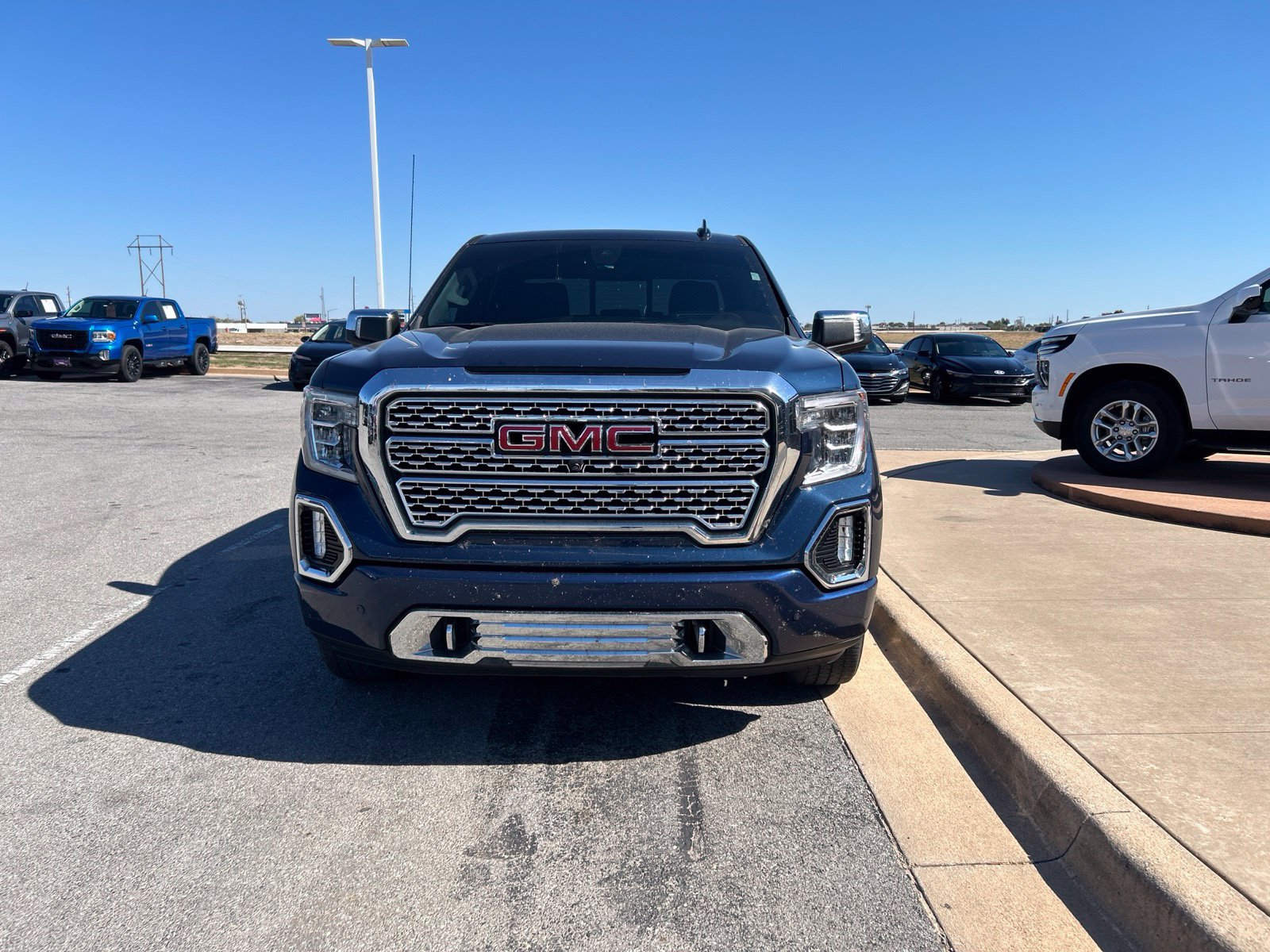 Used 2021 GMC Sierra 1500 Denali w/ Denali Ultimate Package AWD/4WD image 2