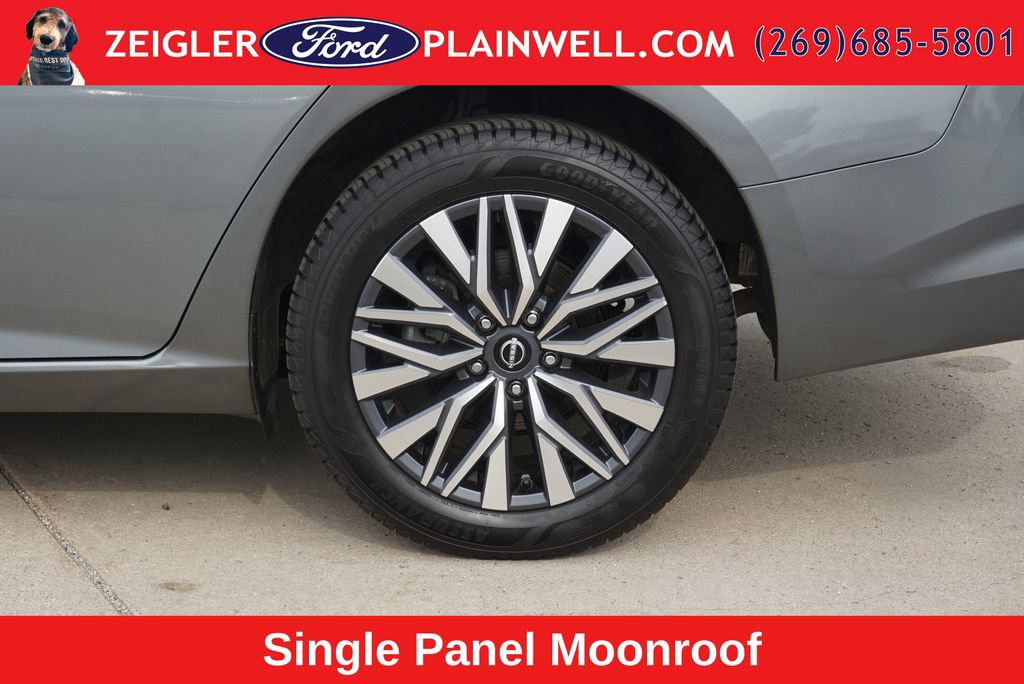 Used 2023 Nissan Altima 2.5 SV w/ SV Premium Package AWD/4WD image 9