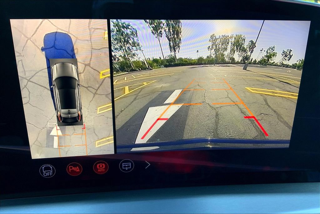New 2026 Cadillac Lyriq V AWD/4WD image 27