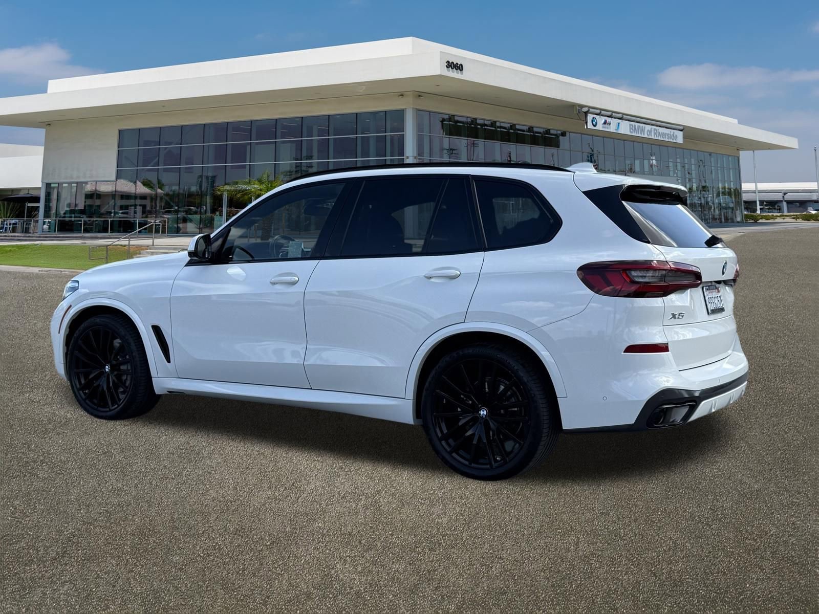 Used 2023 BMW X5 xDrive40i w/ M Sport Package image 8