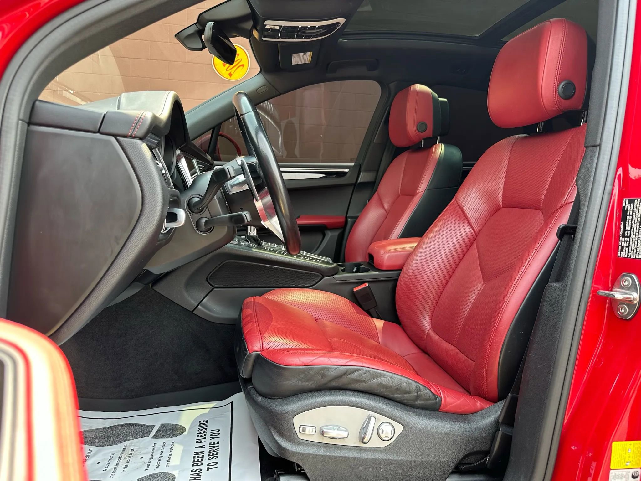 Used 2020 Porsche Macan S image 16