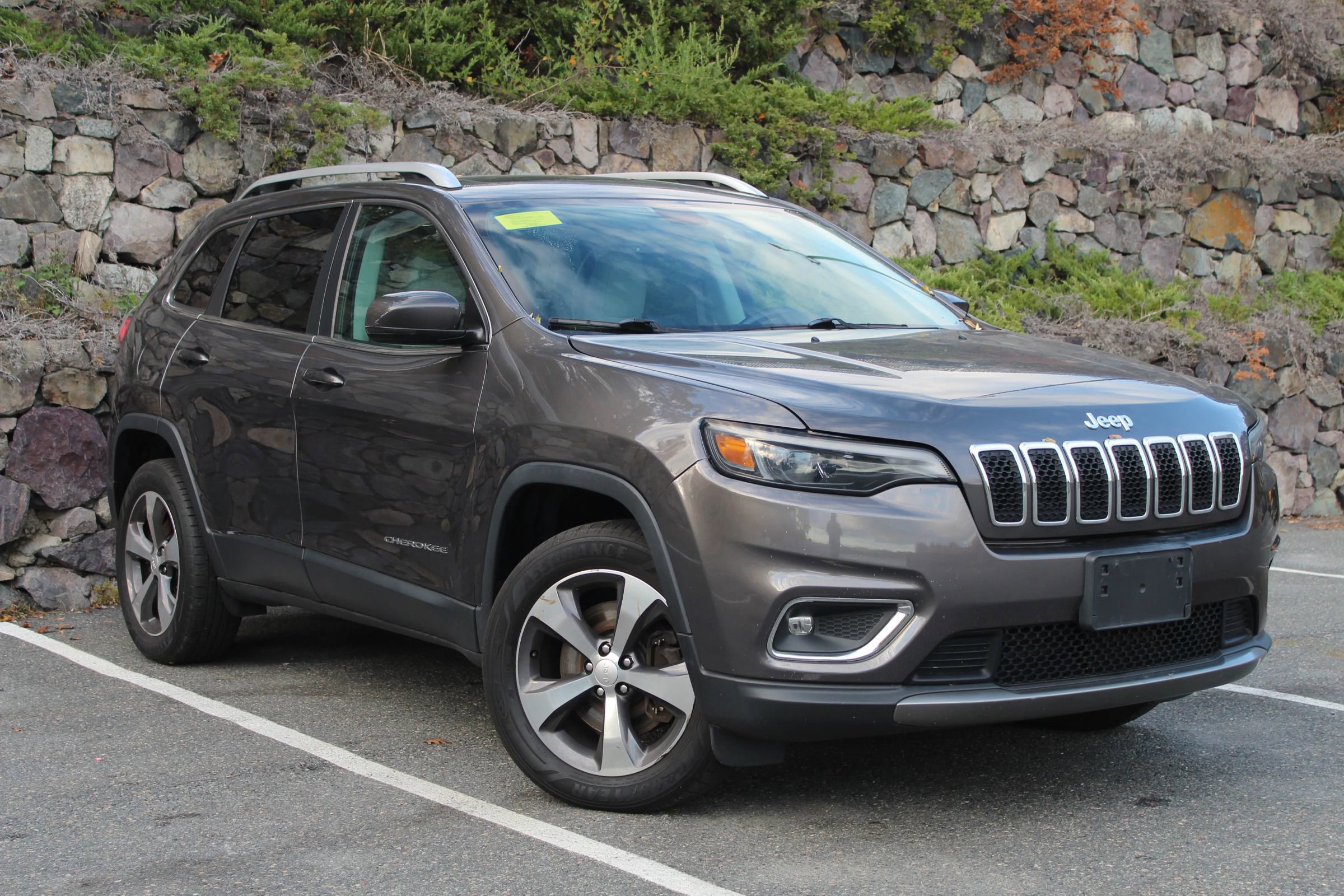 Used 2019 Jeep Cherokee Limited image 4