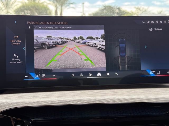 Used 2025 BMW 330i Sedan w/ Premium Package image 30